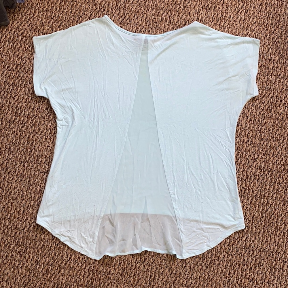 Forever 21 Tee Shirt